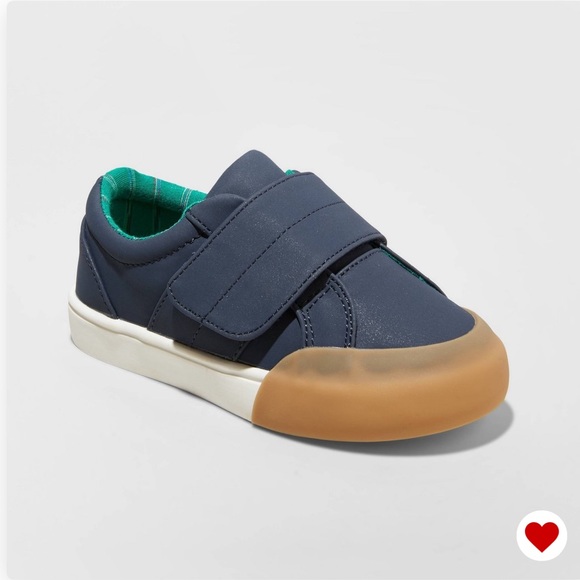 boys navy sneakers